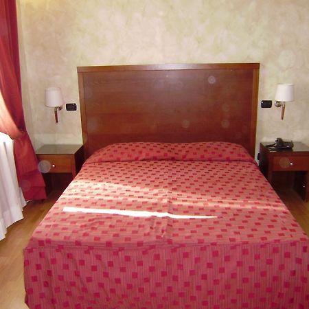 Dipendenza Hotel Galileo Róma Kültér fotó