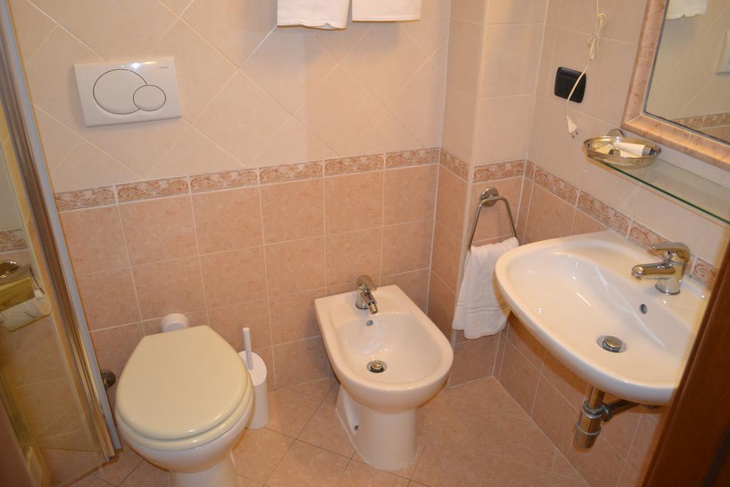 Dipendenza Hotel Galileo Róma Szoba fotó